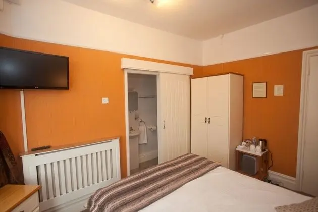 Tek Büyük Yataklı Oda, Banyolu/Duşlu