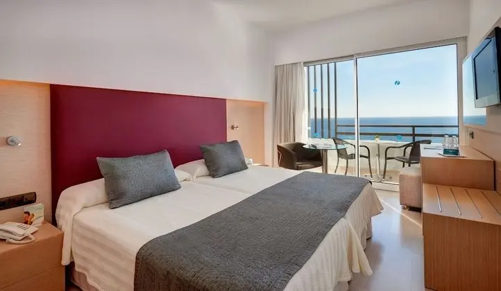 Tek Büyük Yataklı Oda, Balkon, Deniz Manzaralı