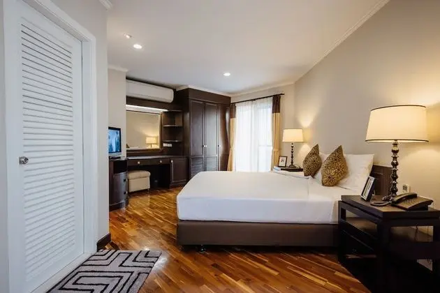 One Bedroom Suite