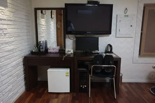 Premium Tek Büyük Yataklı Oda