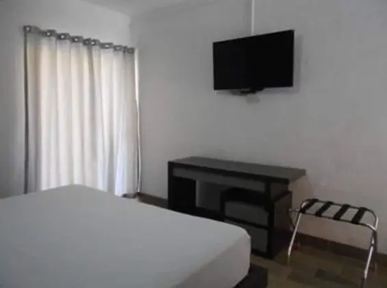 Tek Büyük Yataklı Oda, 2 Çift Kişilik Yatak