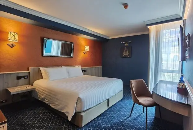 First Class Coach - Double Bed
