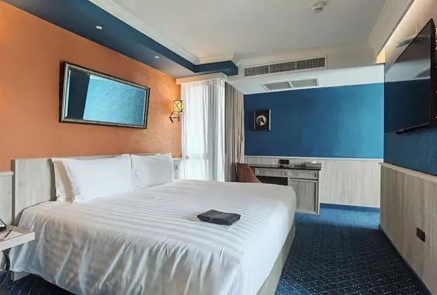 Saloon Coach
