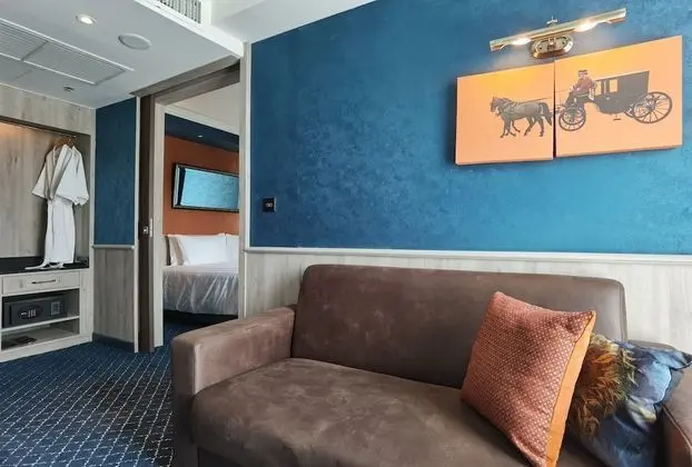 Saloon Coach