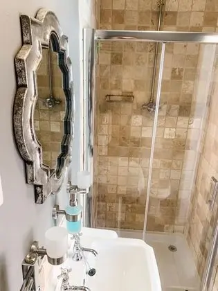 Tek Büyük Yataklı Oda, Banyolu/Duşlu, Dağ Manzaralı