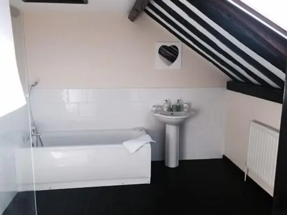 Süit, Banyolu/Duşlu