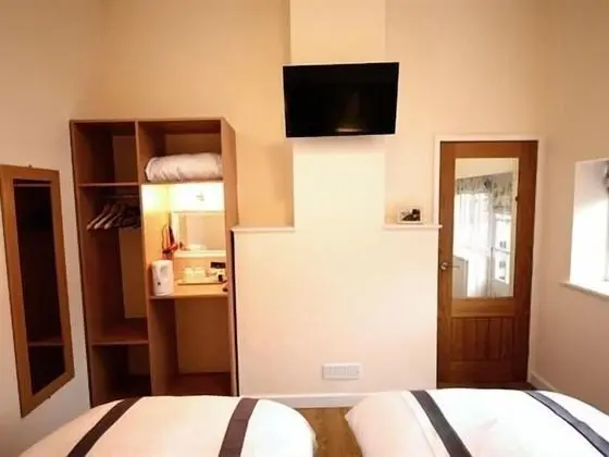 Tek Büyük veya İki Ayrı Yataklı Oda, Banyolu/Duşlu