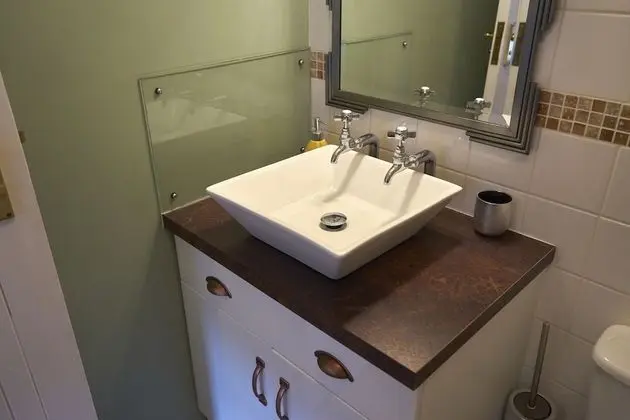 Standard Tek Büyük Yataklı Oda, Banyolu/Duşlu, Avlu Manzaralı (Room 3 Double)