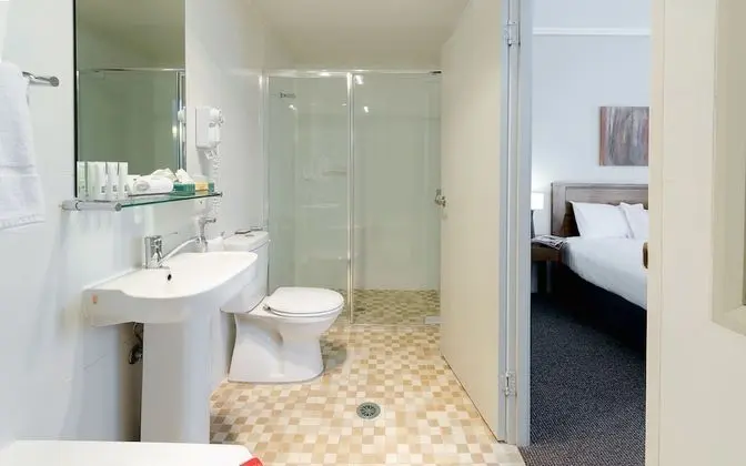 Standard Oda, Sıcak Su Küveti (Spa Suite)