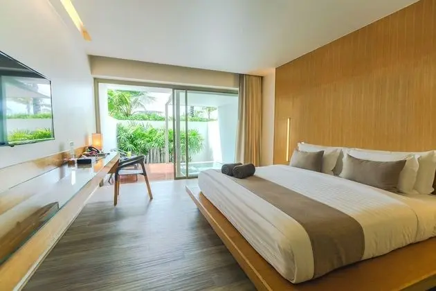 Deluxe Room with Plunge Pool