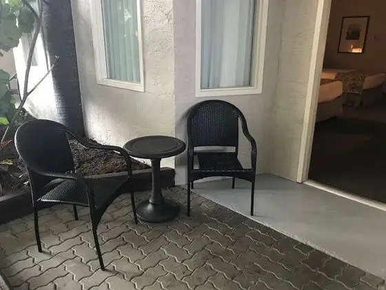 Comfort Oda, Havuz Kenarı (Coast Two Queens, Pool Side)