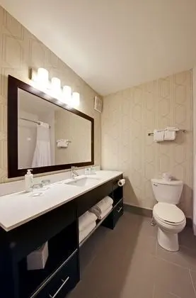 Comfort Oda, Havuz Kenarı (Coast Two Queens, Pool Side)