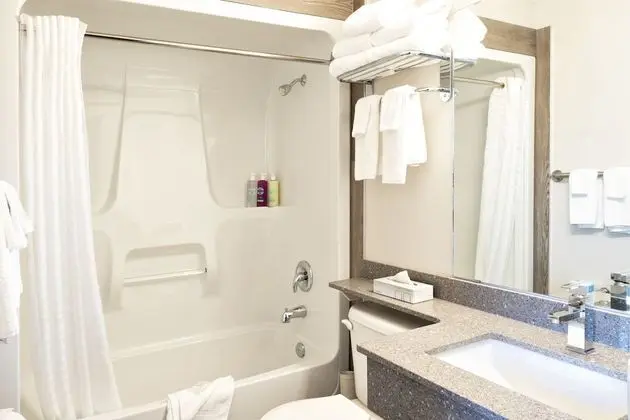 Comfort Oda, 1 Büyük (Queen) Boy Yatak, Küçük Mutfak, Şehir Manzaralı (Coast Queen with Kitchenette)