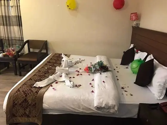Deluxe Tek Büyük Yataklı Oda, 1 En Büyük (King) Boy Yatak, Kısmi Göl Manzaralı