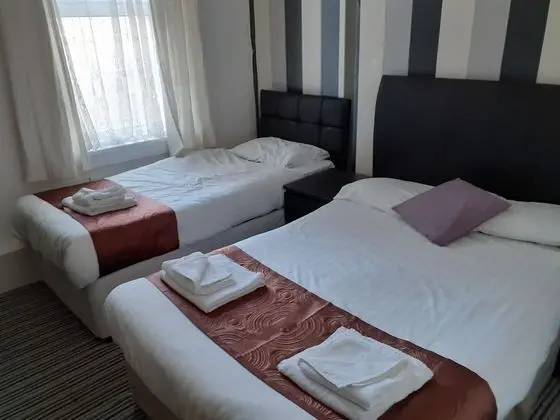 Standard Üç Kişilik Oda, Şehir Manzaralı