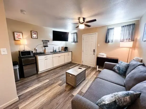 Stüdyo Süit, 1 Çift Kişilik Yatak ve Çekyat, Veranda, Plaj Manzaralı (Cottage 8)
