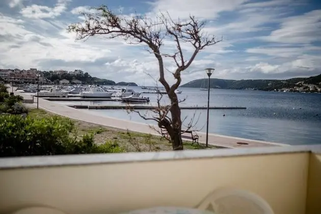 Apart Daire (Coastal home - 10 m from the sea - A1)
