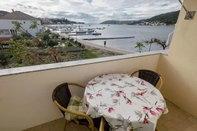 Apart Daire (Coastal home - 10 m from the sea - A4)