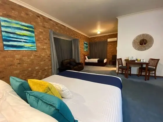 Deluxe Oda, Birden Çok Yatak, Sigara İçilmez