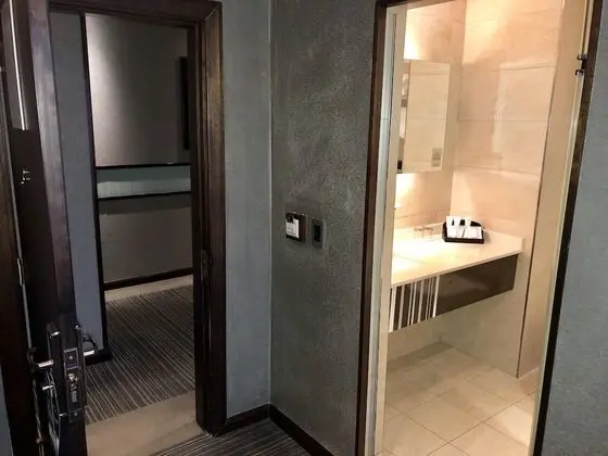 Deluxe Room Balcony upper floors (4-5) with Bath