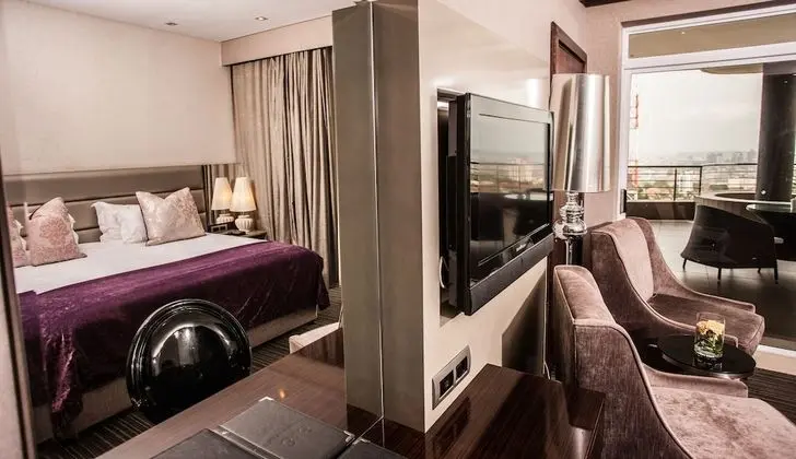 Deluxe Room Balcony upper floors (4-5) with Bath