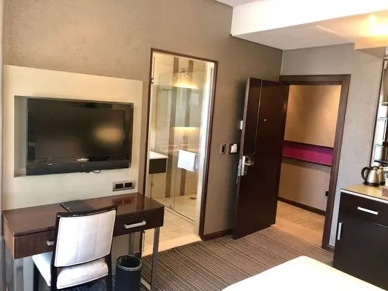 Standard Room (Side Wing) on Lower floors (1-3)