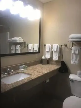 Oda, 2 Büyük (Queen) Boy Yatak, Sigara İçilmez