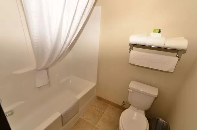 Oda, 2 Büyük (Queen) Boy Yatak, Sigara İçilmez