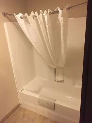 Oda, 2 Büyük (Queen) Boy Yatak, Sigara İçilmez