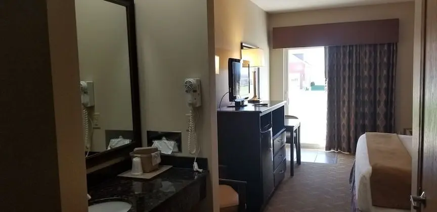 Oda, 1 En Büyük (King) Boy Yatak, Engellilere Uygun (with Shower Seat)