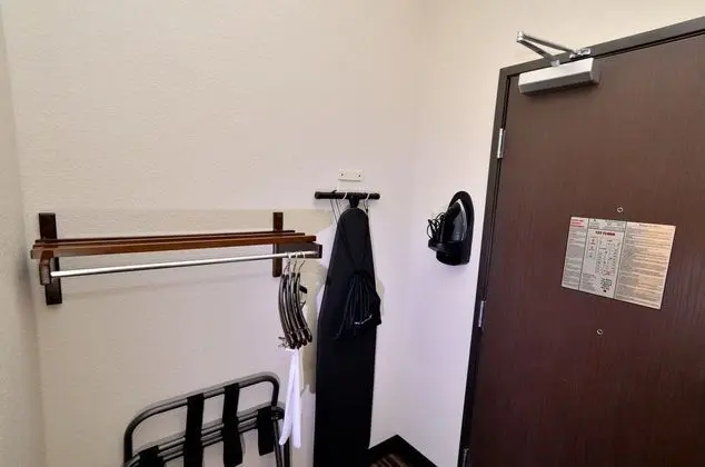 Oda, 1 En Büyük (King) Boy Yatak, Engellilere Uygun, Sigara İçilmez (Roll in Shower)