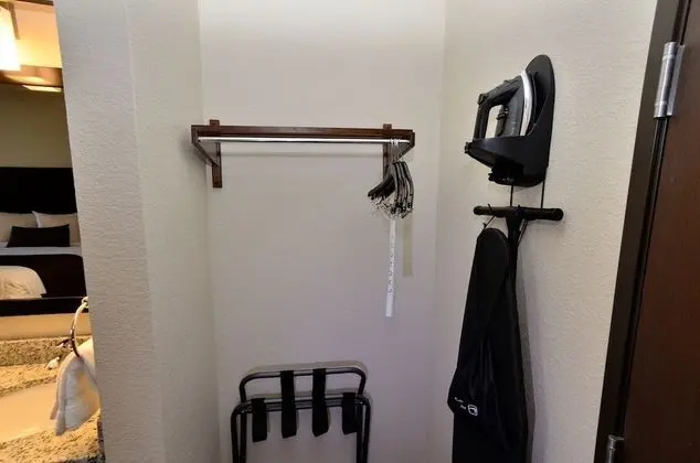 Oda, 2 Büyük (Queen) Boy Yatak, Sigara İçilmez