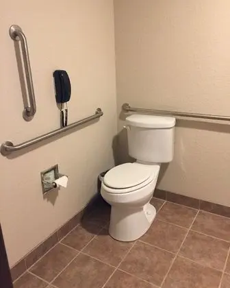 Oda, 1 En Büyük (King) Boy Yatak, Engellilere Uygun, Sigara İçilmez (Tub)