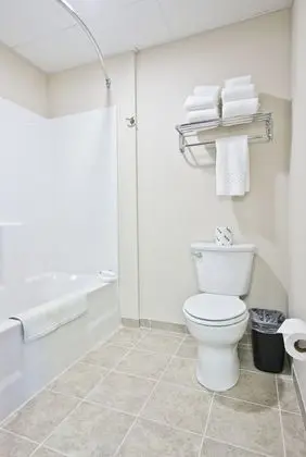 Süit, Birden Çok Yatak, Sigara İçilmez, Sıcak Su Küveti