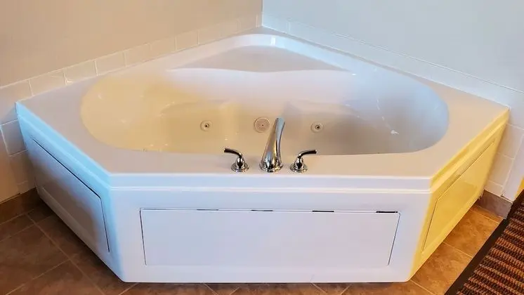 Süit, Birden Çok Yatak, Sigara İçilmez, Sıcak Su Küveti