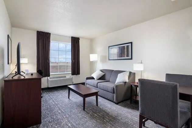 Süit, 1 En Büyük (King) Boy Yatak ve Çekyat, Engellilere Uygun (Ext. Stay, Audible/Visual Alert)