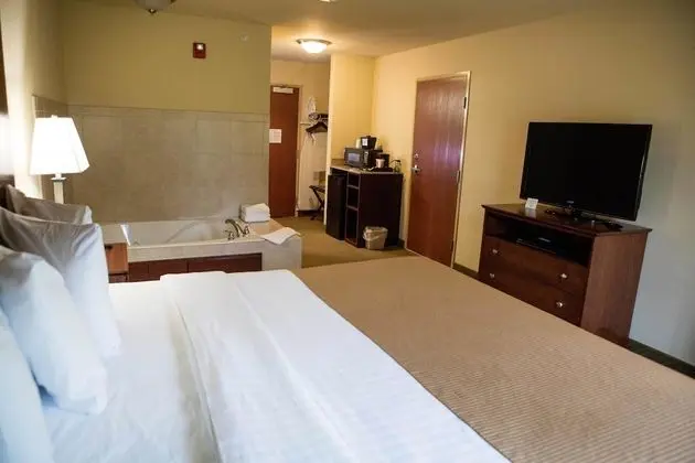 Suite, 1 King Bed with Whirlpool, Non Smoking