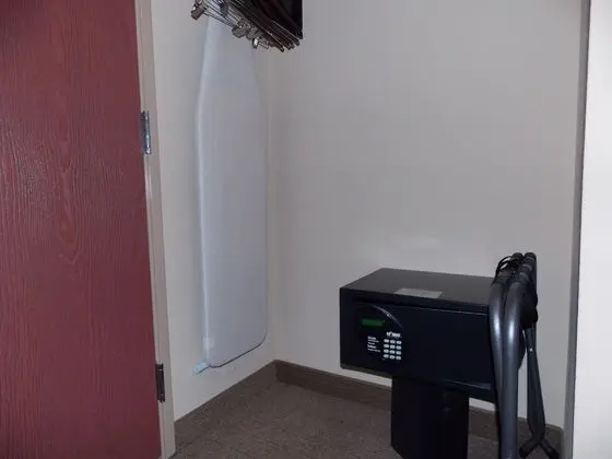 Suite, 1 King bed with Whirlpool, Non Smoking