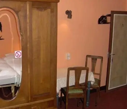 Basic İki Ayrı Yataklı Oda, Ortak Banyo