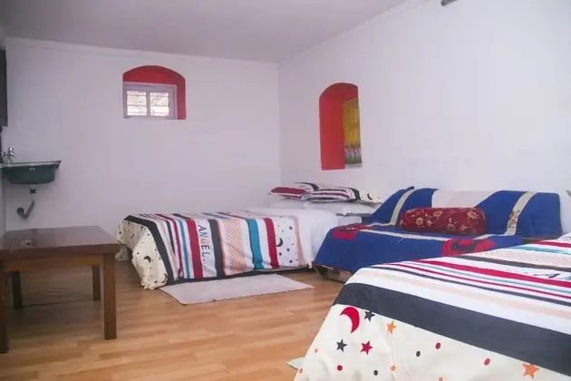 Comfort Üç Kişilik Oda, Balkon, Avlu