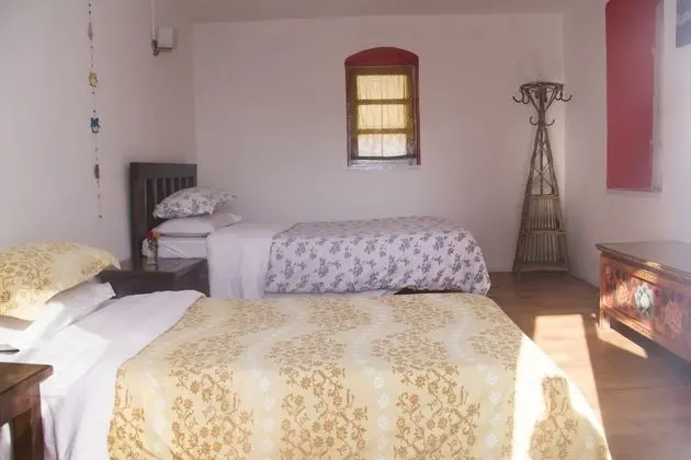 Comfort Üç Kişilik Oda, Balkon, Avlu
