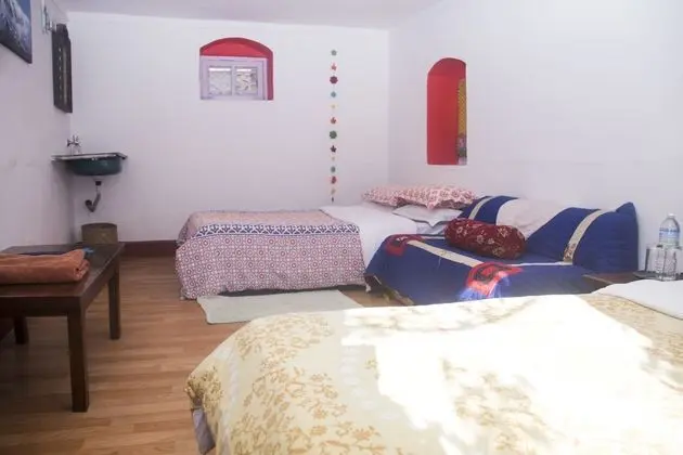 Comfort Üç Kişilik Oda, Balkon, Avlu