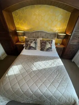 Classic Tek Büyük Yataklı Oda