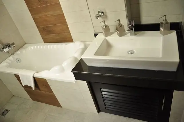 Standard Tek Büyük Yataklı Oda, Bahçe Manzaralı