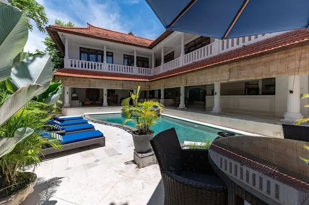 Family Villa, 4 Yatak Odası, Kişiye Özel Havuzlu