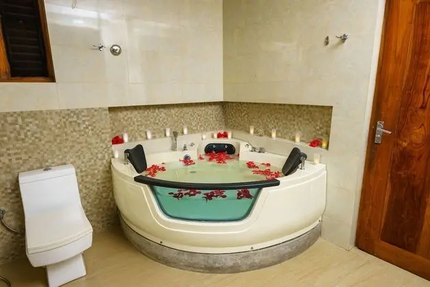 Deluxe Oda (Plunge Pool 10% off on selected wines)