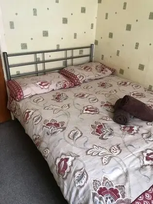 Tek Büyük Yataklı Oda (Shared Bathroom)