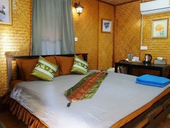Standard Room with Garden View