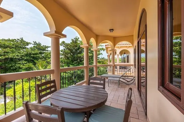 Villa, 1 Yatak Odası, Havuz Manzaralı