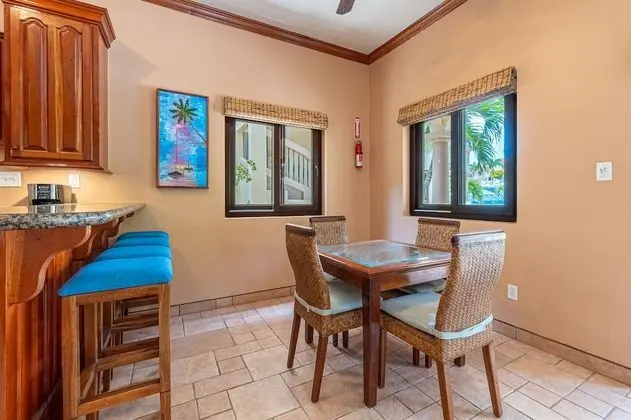 Villa, 2 Yatak Odası, Havuz Manzaralı